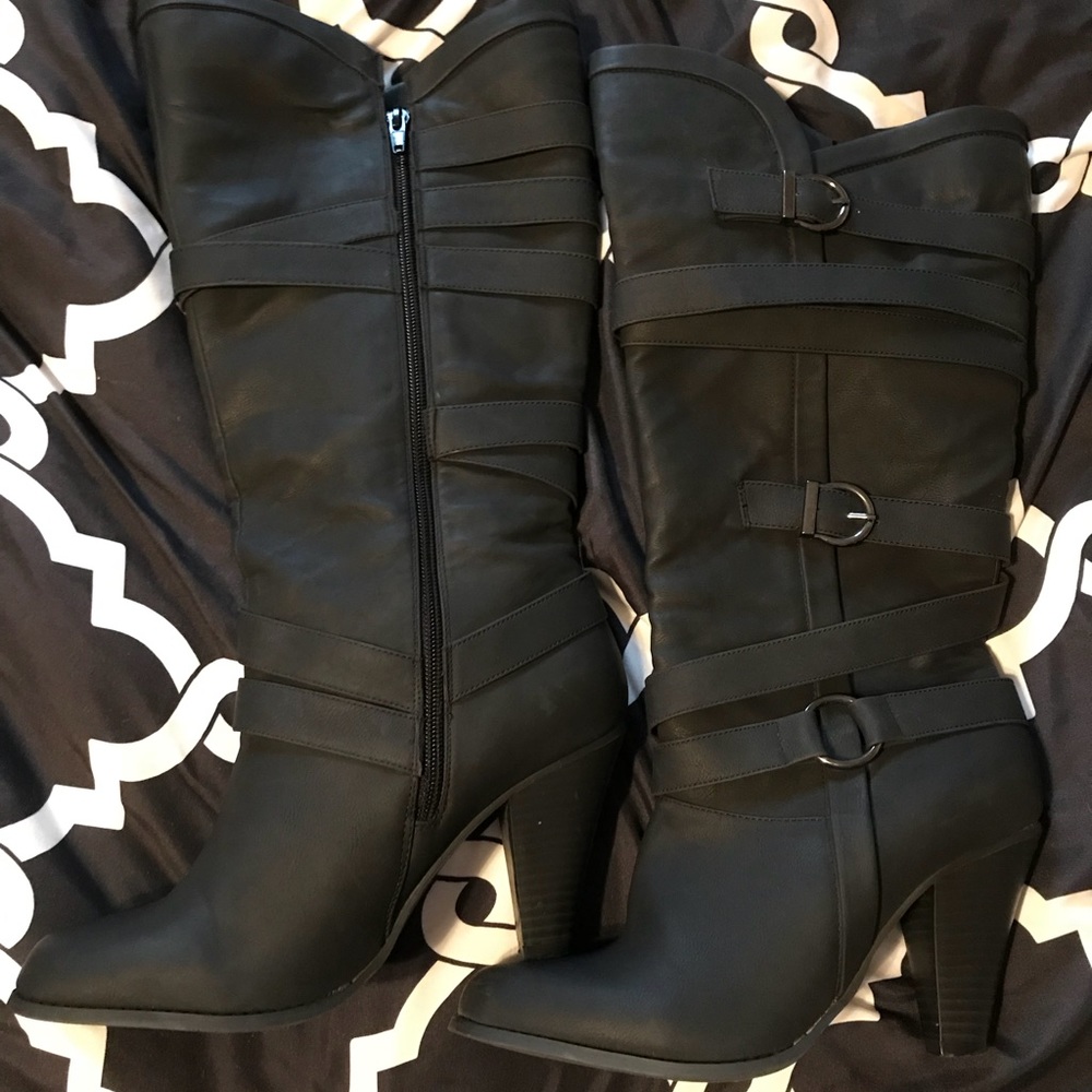 JustFab Strappy Heel Boots 9